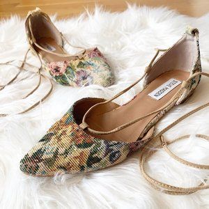 Floral Steve Madden "Walkies" (Flats) Sz 8
